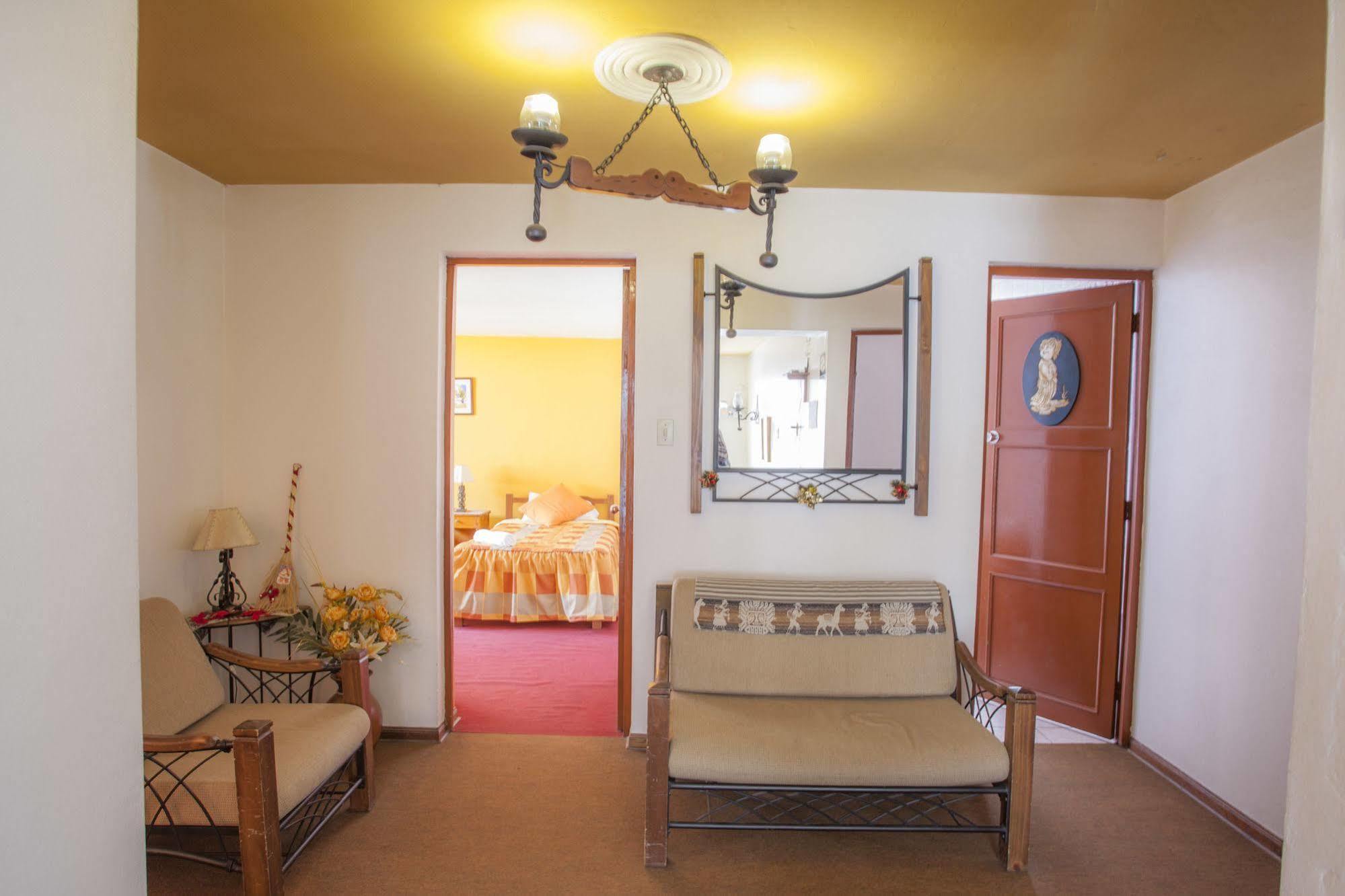 Alojamiento Soledad Huaraz  Exteriör bild