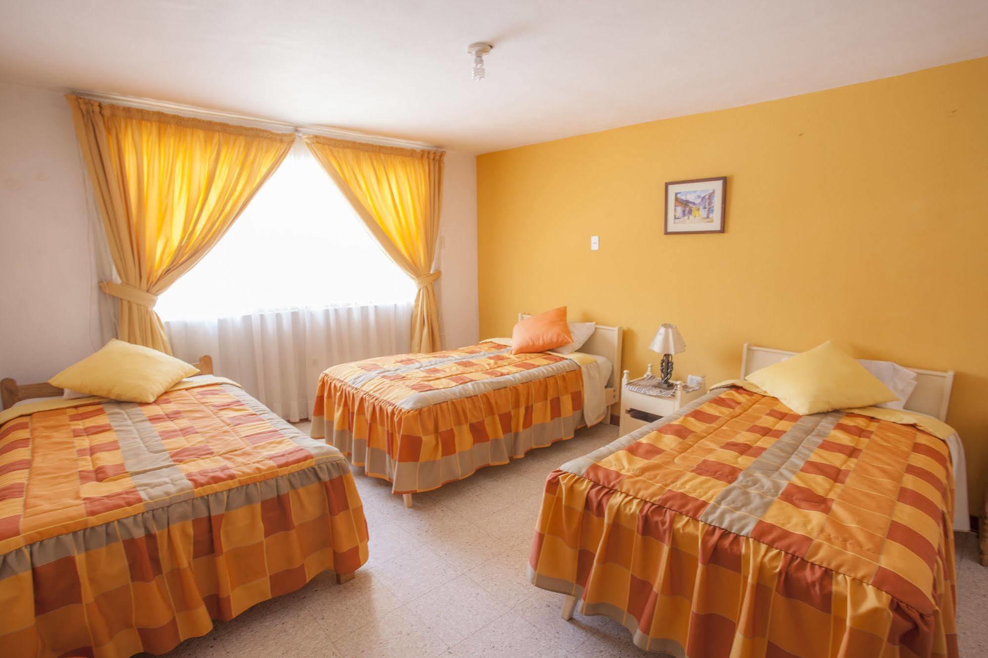Alojamiento Soledad Huaraz  Exteriör bild